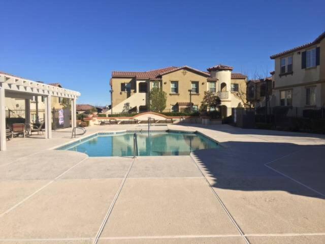 Elegant Henderson Apartment Las Vegas